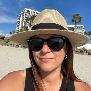 Meet your Posher, Lori